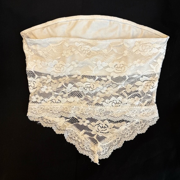 SHEIN Cream Lace Crop Top - Picture 2 of 3